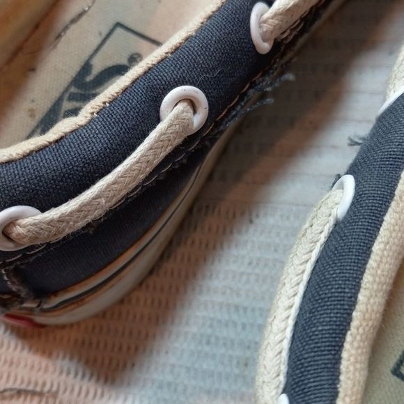 Vans Off The Wall Canvas Laced Shoe - Picture 12 of 14